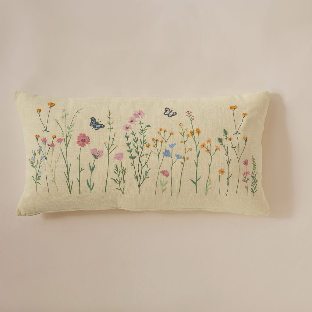 Decorative Pillow Dans les champs