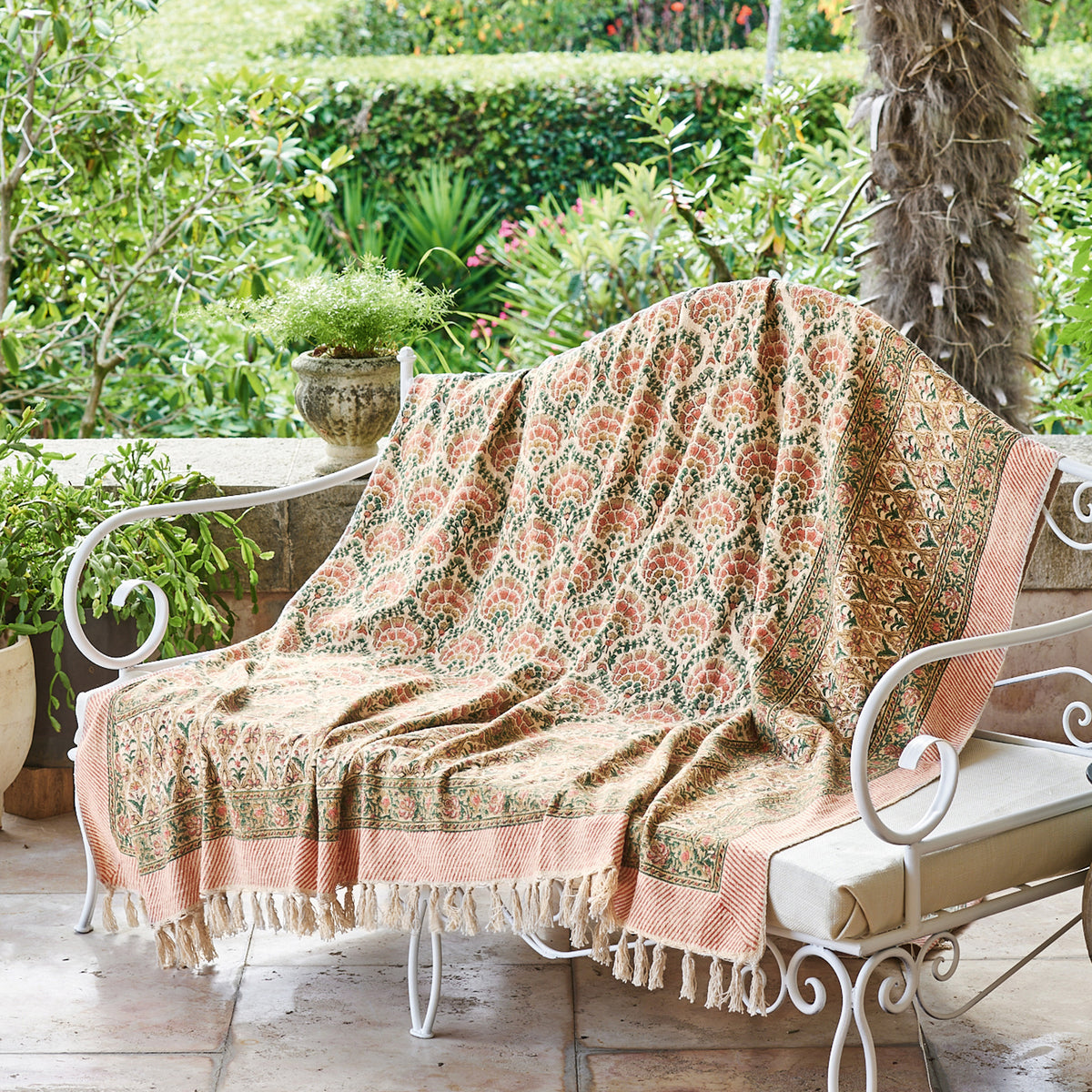 Throw Blanket Aux portes du palais