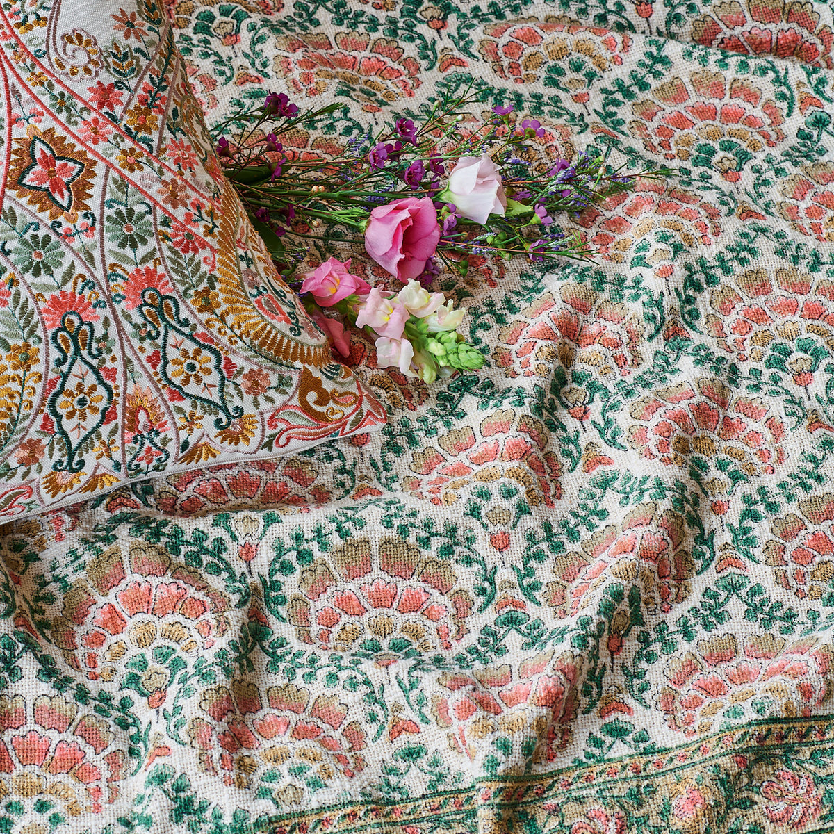 Throw Blanket Aux portes du palais