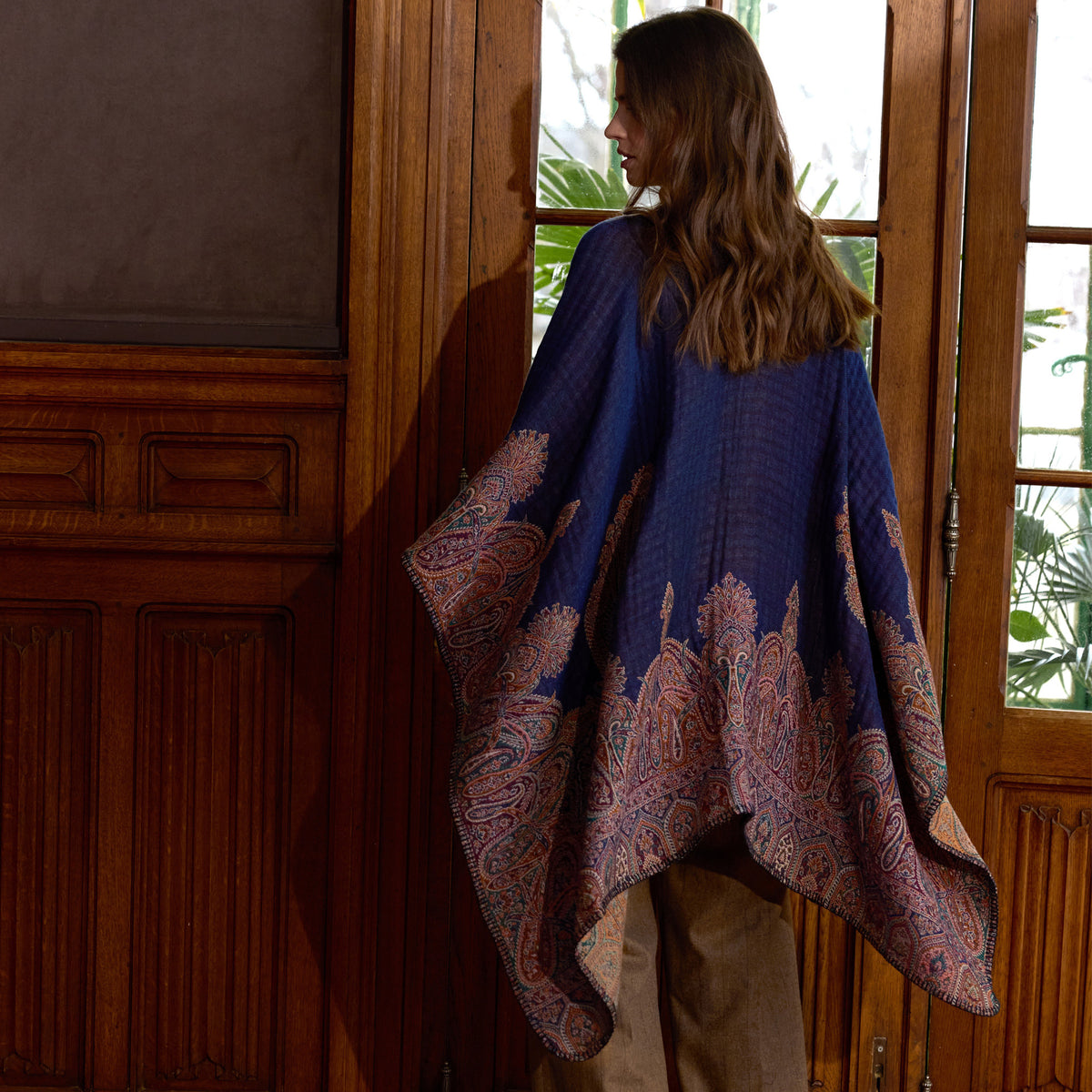 Poncho & Stole Maharani